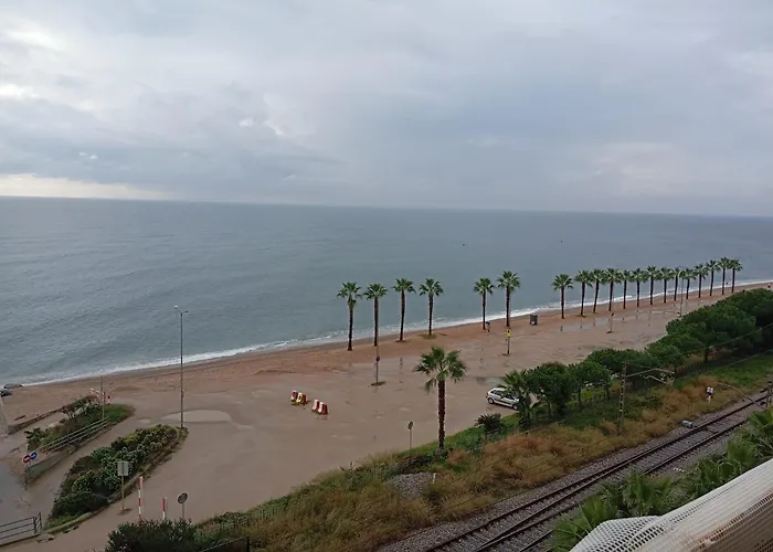Apartment In Front Of The Beach